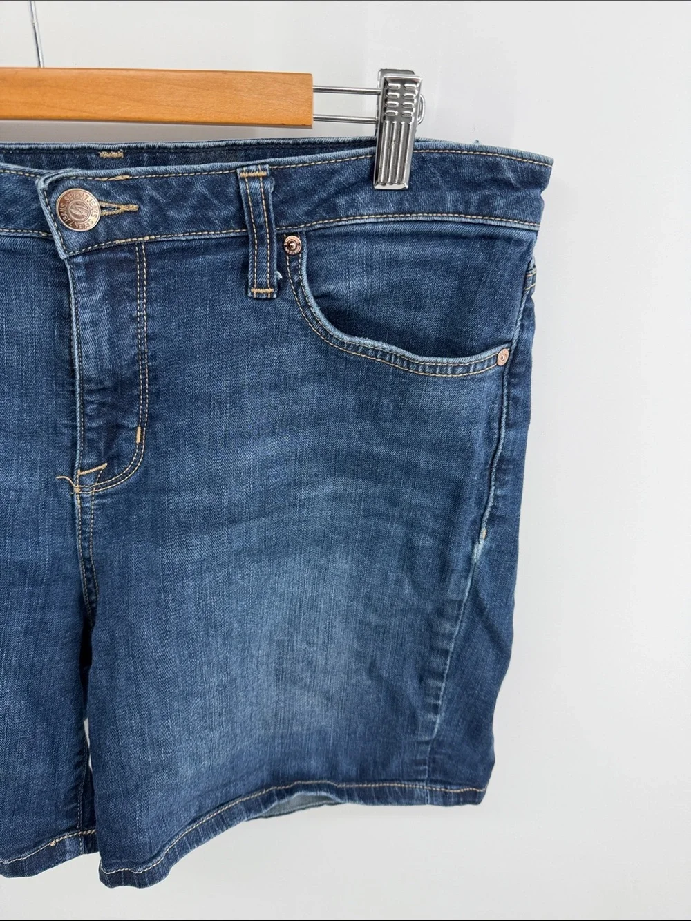 Seven7 The Weekend Short stretch hi rise long inseam denim jean shorts sz 10